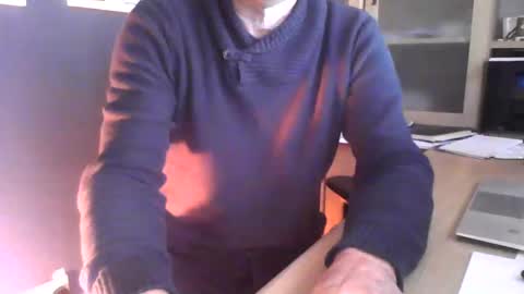 Snapshot of ukshowall chatting on January 13, 2025, 3:47 pm mark online show from January 13, 2025, 3:47 pm