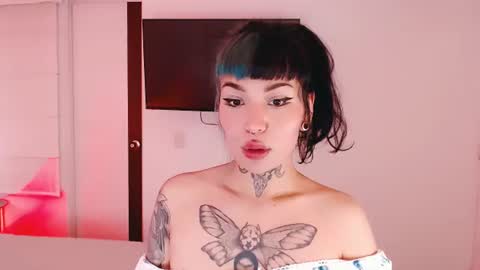 Snapshot of ulala_martina chatting on June 19, 2026, 2:27 am Martina online show from June 19, 2026, 2:27 am