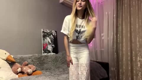 Vikki online show from November 29, 2025, 6:44 pm