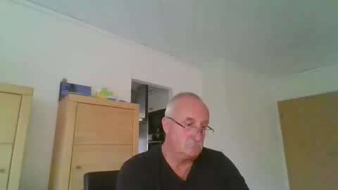 Snapshot of ulli44 chatting on May 14, 2026, 6:37 pm Ulrich online show from May 14, 2026, 6:37 pm