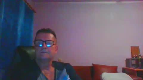 ulmeni4 online show from December 7, 2024, 6:59 pm