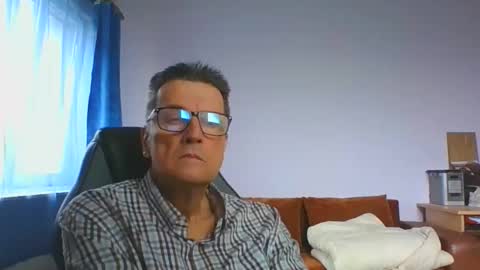 ulmeni4 online show from November 28, 2025, 9:23 am