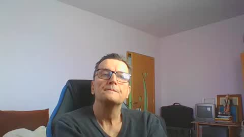 ulmeni4 online show from January 9, 2026, 8:28 am