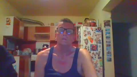 Snapshot of ulmeni4 chatting on April 5, 2026, 9:23 pm ulmeni4 online show from April 5, 2026, 9:23 pm