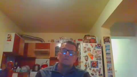 Snapshot of ulmeni4 chatting on April 17, 2026, 7:17 pm ulmeni4 online show from April 17, 2026, 7:17 pm
