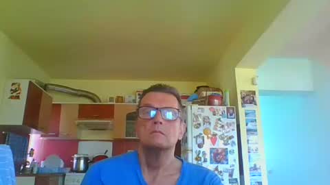 Snapshot of ulmeni4 chatting on April 19, 2026, 11:09 am ulmeni4 online show from April 19, 2026, 11:09 am