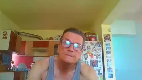 Snapshot of ulmeni4 chatting on April 25, 2026, 11:46 am ulmeni4 online show from April 25, 2026, 11:46 am