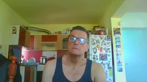 Snapshot of ulmeni4 chatting on April 27, 2026, 10:24 am ulmeni4 online show from April 27, 2026, 10:24 am