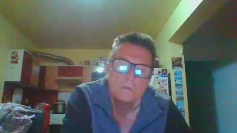 Snapshot of ulmeni4 chatting on May 3, 2026, 7:09 pm ulmeni4 online show from May 3, 2026, 7:09 pm