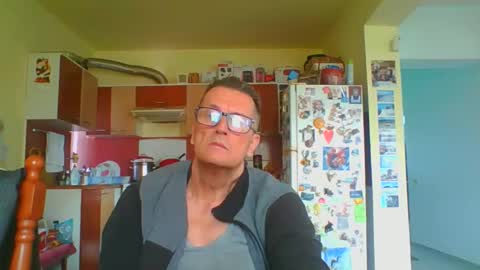Snapshot of ulmeni4 chatting on May 15, 2026, 3:08 pm ulmeni4 online show from May 15, 2026, 3:08 pm
