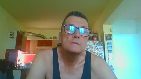 Snapshot of ulmeni7 chatting on April 4, 2026, 7:50 am ulmeni7 online show from April 4, 2026, 7:50 am