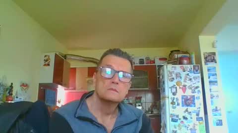 Snapshot of ulmeni7 chatting on April 11, 2026, 10:30 am ulmeni7 online show from April 11, 2026, 10:30 am