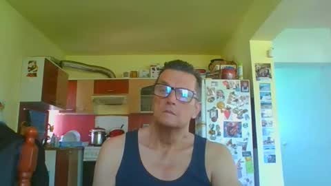 Snapshot of ulmeni7 chatting on April 27, 2026, 10:13 am ulmeni7 online show from April 27, 2026, 10:13 am