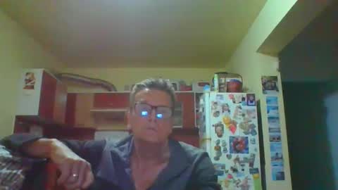 Snapshot of ulmeni7 chatting on May 3, 2026, 6:58 pm ulmeni7 online show from May 3, 2026, 6:58 pm