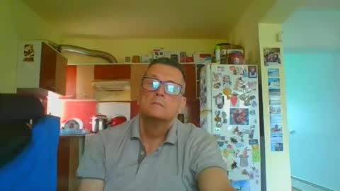 Snapshot of ulmeni7 chatting on May 8, 2026, 6:41 am ulmeni7 online show from May 8, 2026, 6:41 am