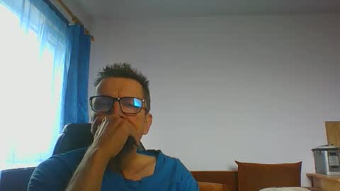 Snapshot of ulmeni7 chatting on June 11, 2026, 9:51 am ulmeni7 online show from June 11, 2026, 9:51 am