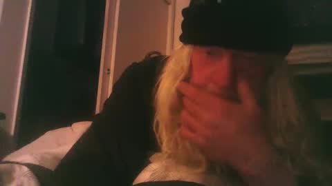 Snapshot of umbrado chatting on March 2, 2025, 7:54 am umbrado online show from March 2, 2025, 7:54 am