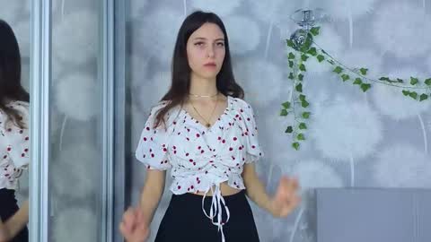 Liliane online show from March 13, 2026, 5:14 am