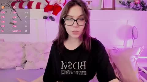 Una  online show from December 19, 2024, 9:07 am