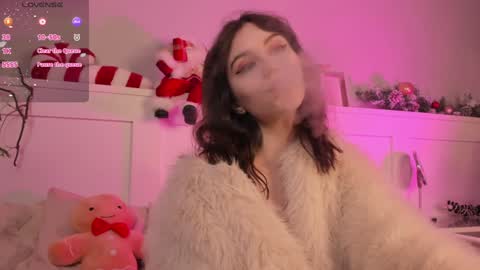 Una  online show from December 25, 2024, 9:34 am