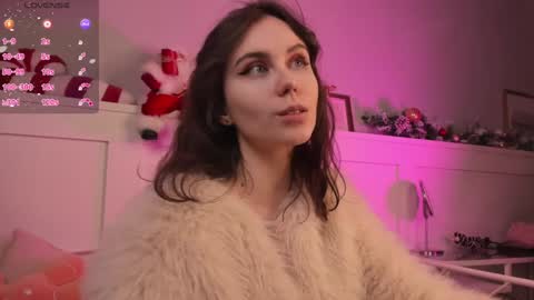 Una  online show from December 25, 2024, 12:37 pm