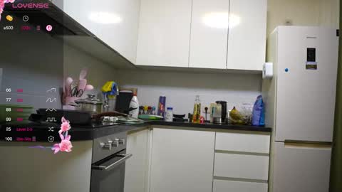 unarks online show from November 20, 2025, 5:56 pm