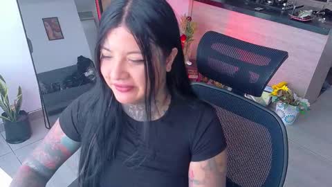 Franchesca  online show from December 2, 2025, 7:20 pm