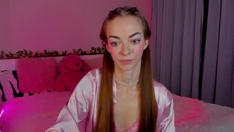 Snapshot of under_the_skin chatting on December 8, 2024, 2:41 pm Under The Skin online show from December 8, 2024, 2:41 pm