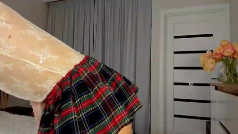 Snapshot of under_the_skin chatting on March 12, 2026, 4:13 pm Under The Skin online show from March 12, 2026, 4:13 pm