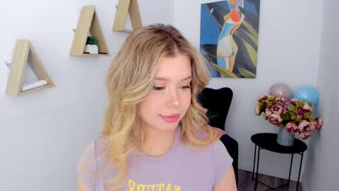 Snapshot of unforgettablalice chatting on June 9, 2026, 3:29 am Alice online show from June 9, 2026, 3:29 am