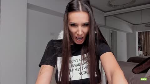 Snapshot of unforgettable_s chatting on December 7, 2024, 7:32 pm Silvia online show from December 7, 2024, 7:32 pm