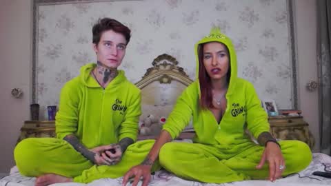 Snapshot of unholyangels_ chatting on October 15, 2025, 10:10 pm Selenna And Kenny online show from October 15, 2025, 10:10 pm