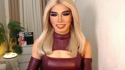 Miss Andrea online show from November 25, 2025, 7:14 pm