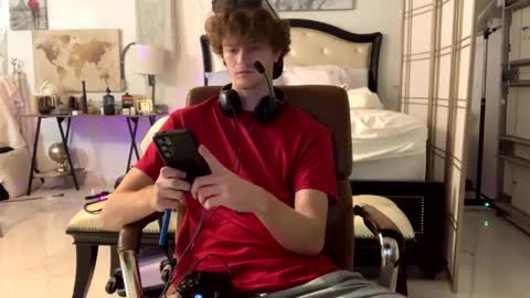 Stepbro online show from February 7, 2025, 5:29 pm