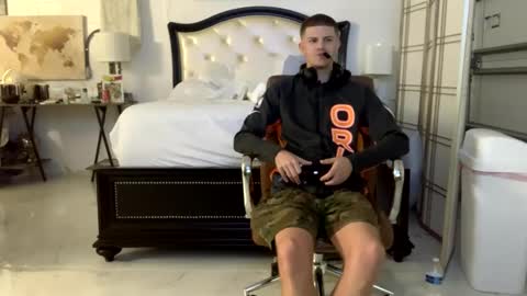 Stepbro online show from February 10, 2025, 12:39 pm