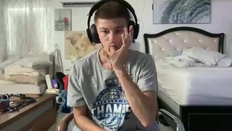 Stepbro online show from February 17, 2025, 4:26 pm