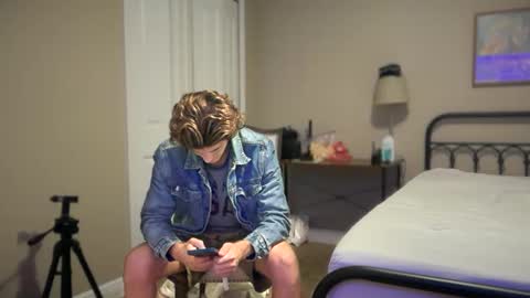 Stepbro online show from October 4, 2025, 4:54 am