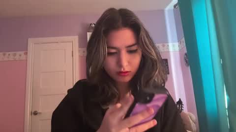 Snapshot of upaydahlia chatting on March 11, 2025, 9:26 pm findom goddess dahlia online show from March 11, 2025, 9:26 pm