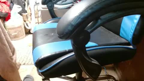 uprailfan1986 online show from October 22, 2025, 7:13 pm