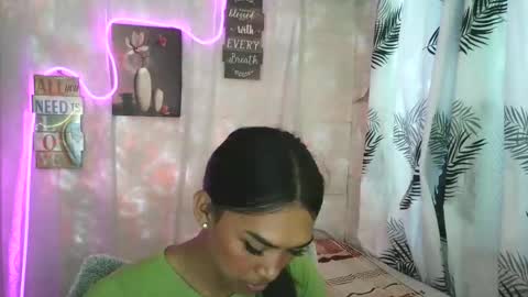 ur_dazzlingmorenaxx online show from March 25, 2026, 4:07 am