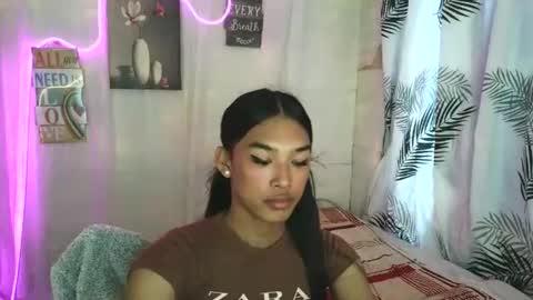 ur_dazzlingmorenaxx online show from April 18, 2026, 1:31 am