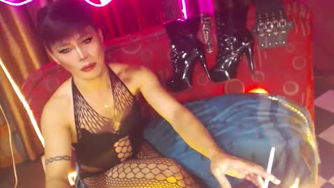 MISS ANNA online show from February 2, 2026, 8:02 am