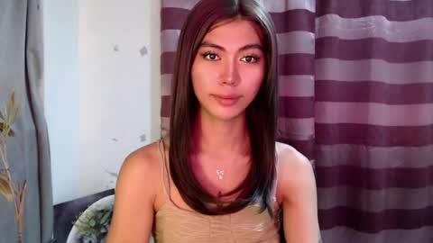 Snapshot of ur_extra_petite chatting on June 25, 2026, 5:50 pm online show from June 25, 2026, 5:50 pm
