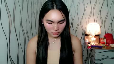 QUEENSY online show from November 7, 2025, 1:22 pm