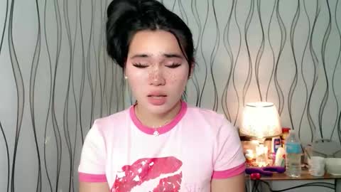 QUEENSY online show from November 29, 2025, 1:25 pm