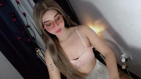 ur_rianlover online show from May 25, 2026, 1:22 am