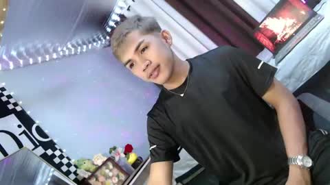 Snapshot of ur_shan21 chatting on July 10, 2026, 4:39 am ur_shan21 online show from July 10, 2026, 4:39 am