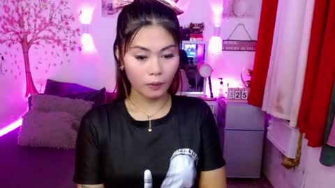 Snapshot of ur_ultimatedreamgirlxoxo chatting on July 24, 2026, 11:36 pm HelloIm Girly online show from July 24, 2026, 11:36 pm