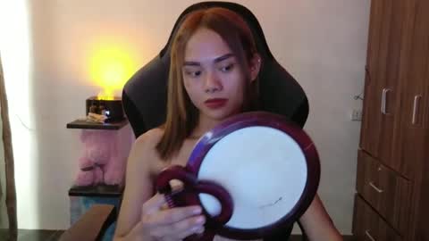 Snapshot of urasian_crisa chatting on October 20, 2025, 9:21 am urasian_crisa online show from October 20, 2025, 9:21 am