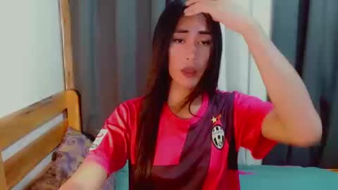 urasian_eya online show from December 17, 2025, 12:55 pm